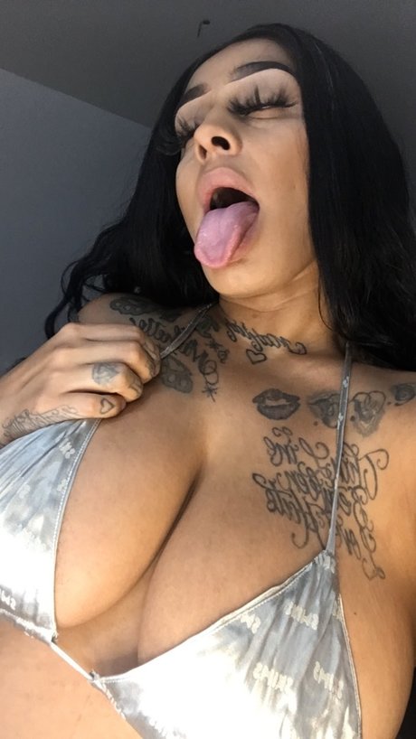 Naakte gelekte OnlyFans-foto van Adri