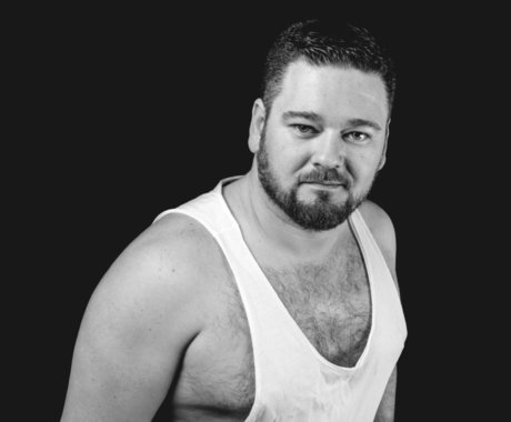Naakte gelekte OnlyFans-foto van Onebearspainfree