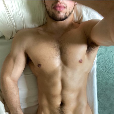 Naakte gelekte OnlyFans-foto van Omar