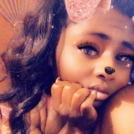 Naakte gelekte OnlyFans-foto van Tiffany Brown