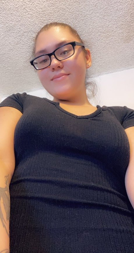 Naakte gelekte OnlyFans-foto van Enticingteen
