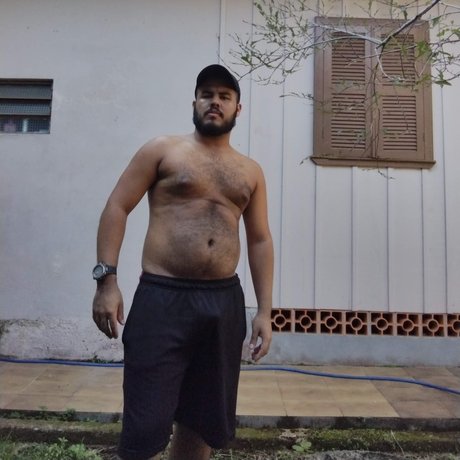 Naakte gelekte OnlyFans-foto van Urso Rebelde 