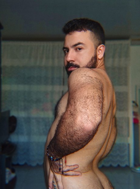 Naakte gelekte OnlyFans-foto van Felipe Henao