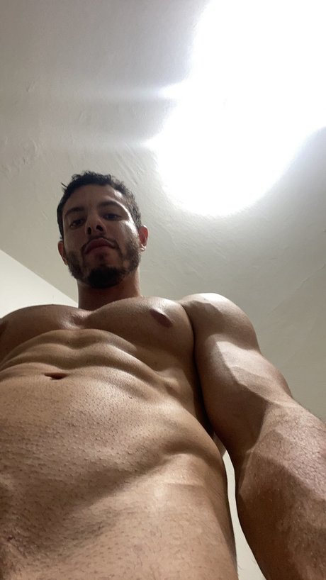 Naakte gelekte OnlyFans-foto van Phenrqxxx