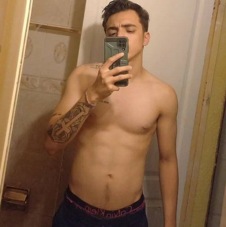 Naakte gelekte OnlyFans-foto van Pewee