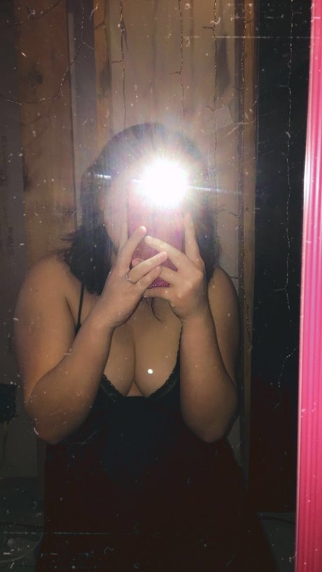 Naakte gelekte OnlyFans-foto van Babygurl 