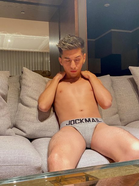 Naakte gelekte OnlyFans-foto van Rodri Quinzel