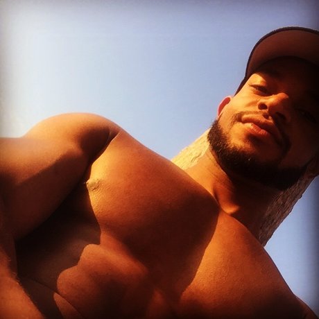 Naakte gelekte OnlyFans-foto van Stefan