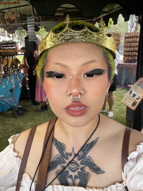 Naakte gelekte OnlyFans-foto van Mae