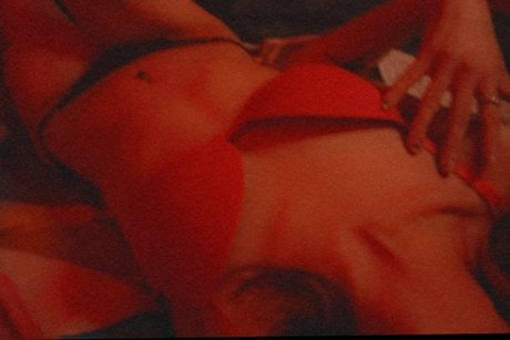 Naakte gelekte OnlyFans-foto van Queen Stone