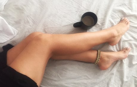 Naakte gelekte OnlyFans-foto van Queen Of Feet