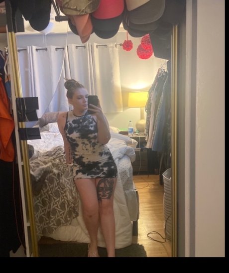 Naakte gelekte OnlyFans-foto van Ash