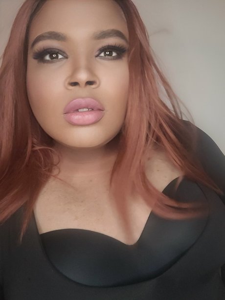 Naakte gelekte OnlyFans-foto van Adria Berryhill