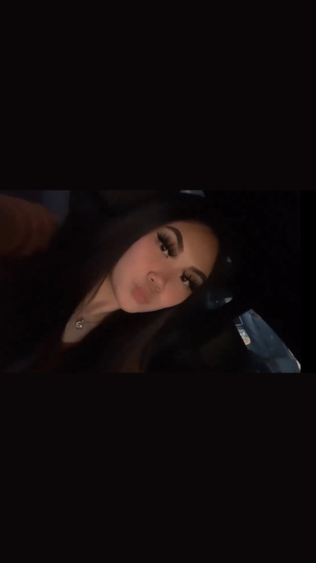 Naakte gelekte OnlyFans-foto van J