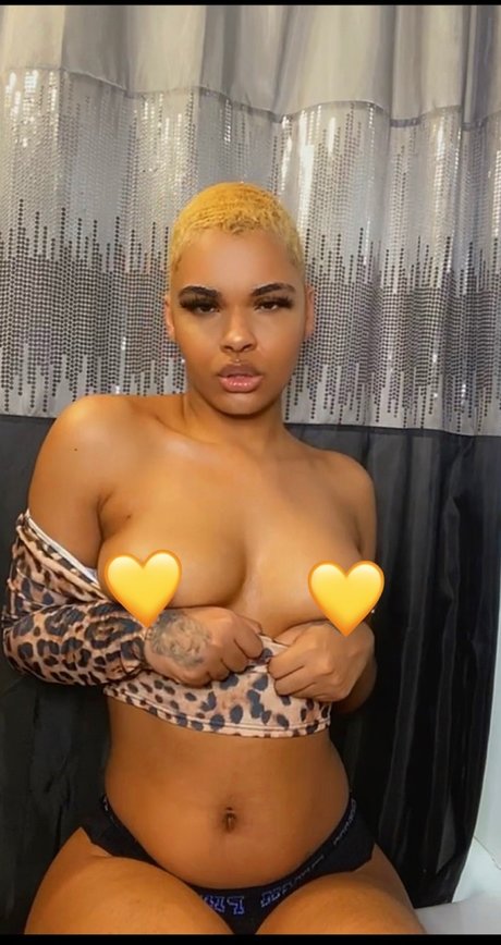 Naakte gelekte OnlyFans-foto van Princess 