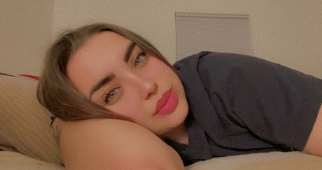 Naakte gelekte OnlyFans-foto van Pretty Scar Feet