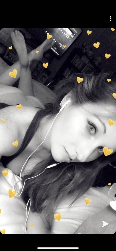 Naakte gelekte OnlyFans-foto van Pretty Little Vixen