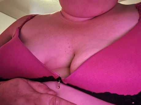 Naakte gelekte OnlyFans-foto van Trixie