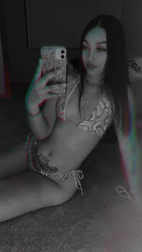 Naakte gelekte OnlyFans-foto van Lexi Aguirre