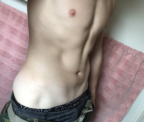 Naakte gelekte OnlyFans-foto van Ripley Weaver