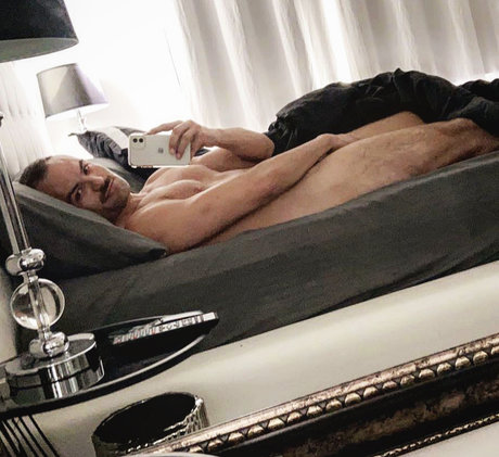 Naakte gelekte OnlyFans-foto van Rioncummings