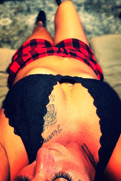Naakte gelekte OnlyFans-foto van Riley Phoenix