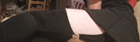 Naakte gelekte OnlyFans-foto van Rikkiean