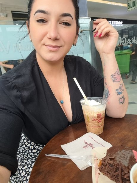 Naakte gelekte OnlyFans-foto van Rica
