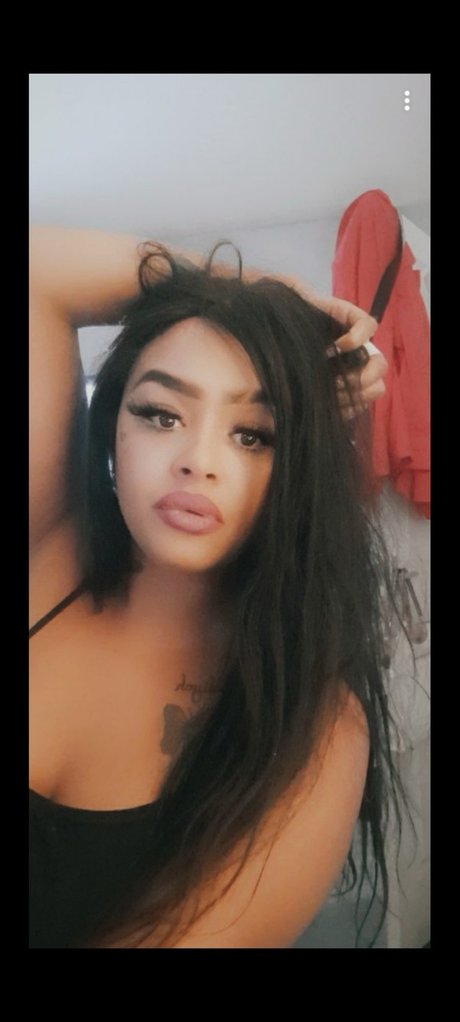 Naakte gelekte OnlyFans-foto van Lea Xxxx