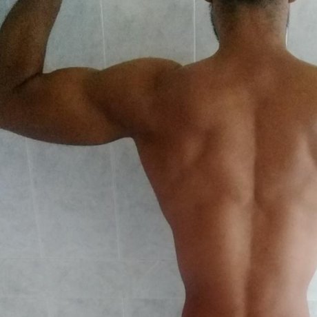 Naakte gelekte OnlyFans-foto van Reydechocolate Free