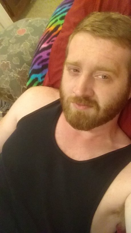 Naakte gelekte OnlyFans-foto van Dustin Pfander