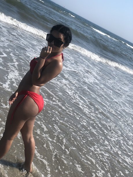Naakte gelekte OnlyFans-foto van Rose