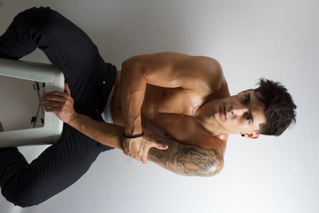 Naakte gelekte OnlyFans-foto van Rafael Marques
