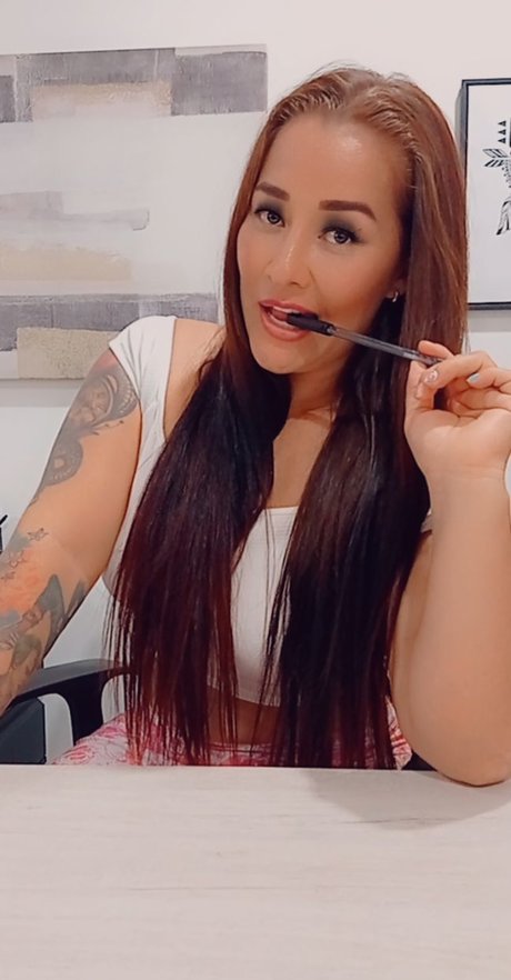 Naakte gelekte OnlyFans-foto van Marianita Bh