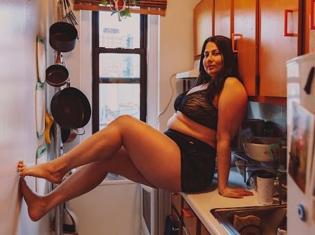Naakte gelekte OnlyFans-foto van Margot In The City