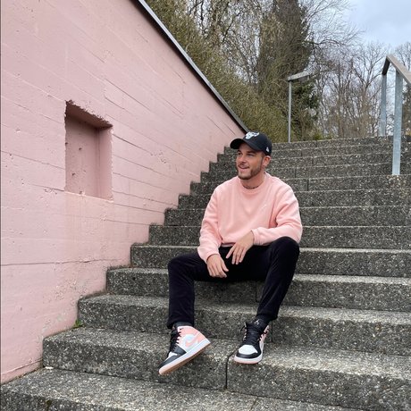 Naakte gelekte OnlyFans-foto van Marchemajestro