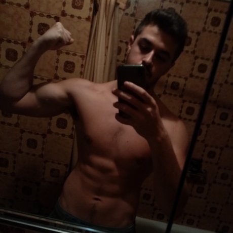 Naakte gelekte OnlyFans-foto van Manu