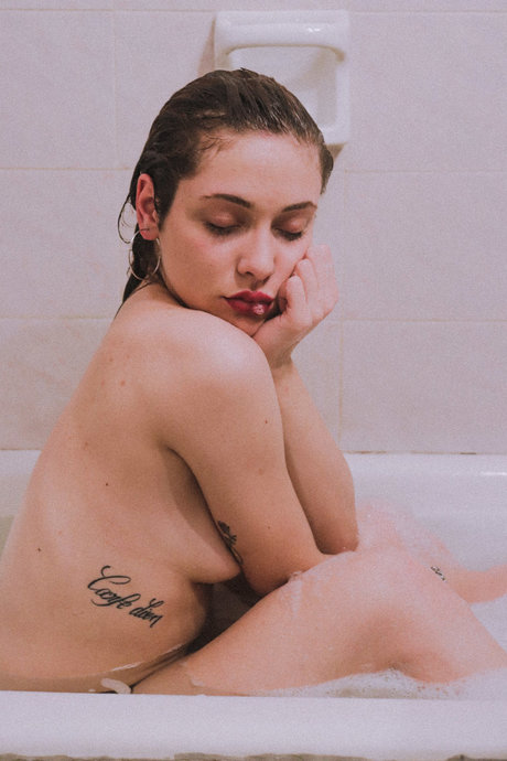 Naakte gelekte OnlyFans-foto van Milagros Katia