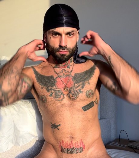 Naakte gelekte OnlyFans-foto van Axel Canon