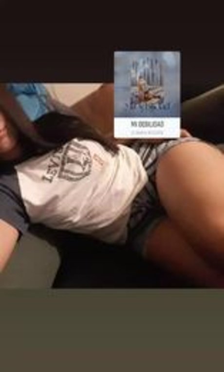Naakte gelekte OnlyFans-foto van Katalehia