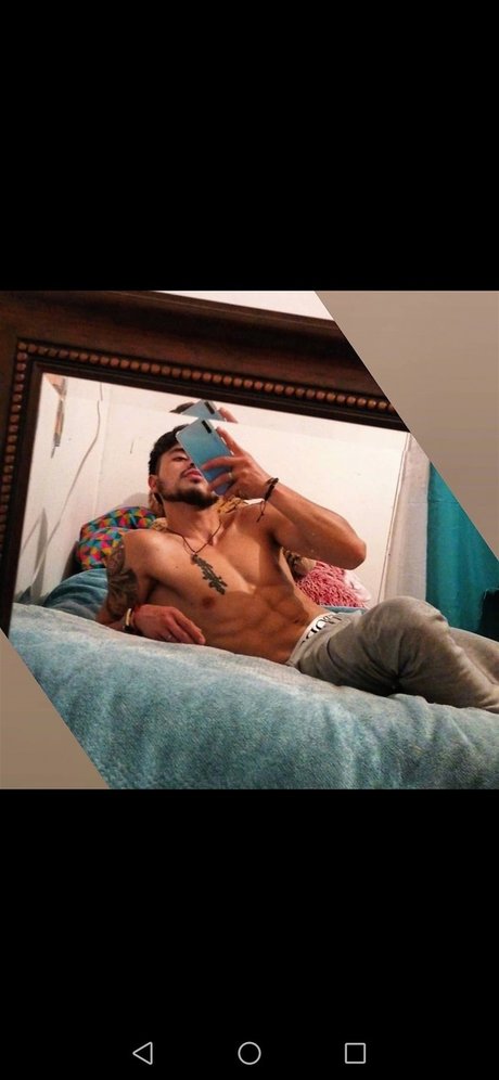 Naakte gelekte OnlyFans-foto van Felipe Rojas