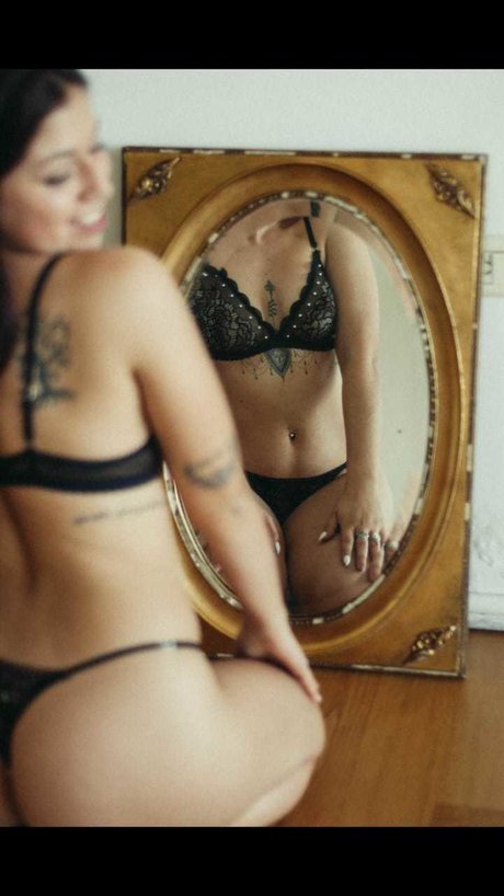 Naakte gelekte OnlyFans-foto van Rocio Celeste