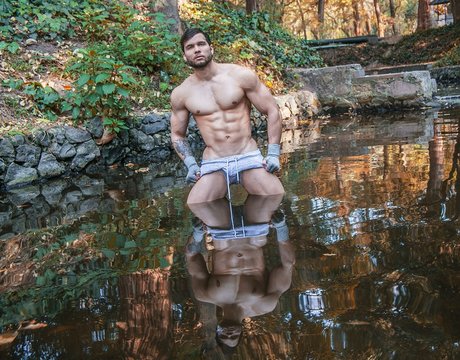 Naakte gelekte OnlyFans-foto van Marlon Colmenarez