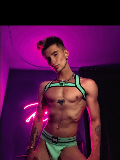 Naakte gelekte OnlyFans-foto van Markusfox