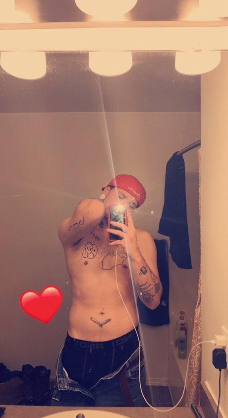 Naakte gelekte OnlyFans-foto van Daddy Charlie 