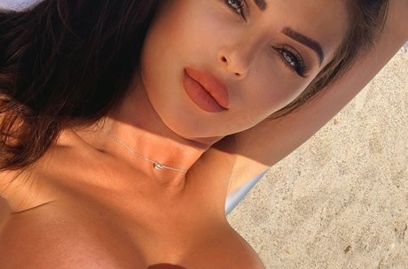 Naakte gelekte OnlyFans-foto van  Marinella 