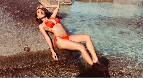Naakte gelekte OnlyFans-foto van Asiangift