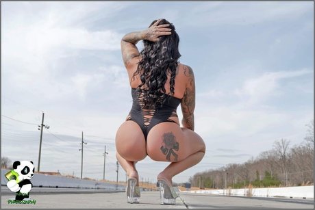 Naakte gelekte OnlyFans-foto van Ashley Leiphart
