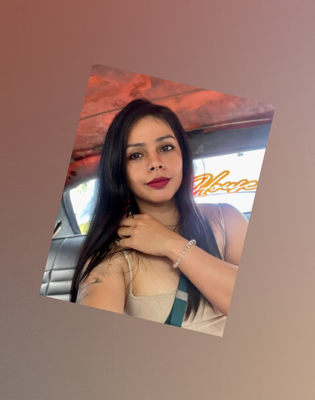 Naakte gelekte OnlyFans-foto van Andrea A