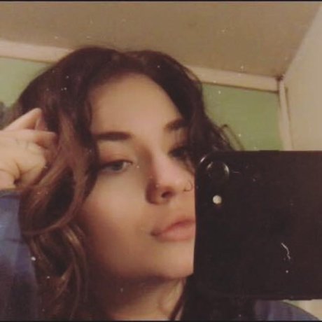 Naakte gelekte OnlyFans-foto van Beth